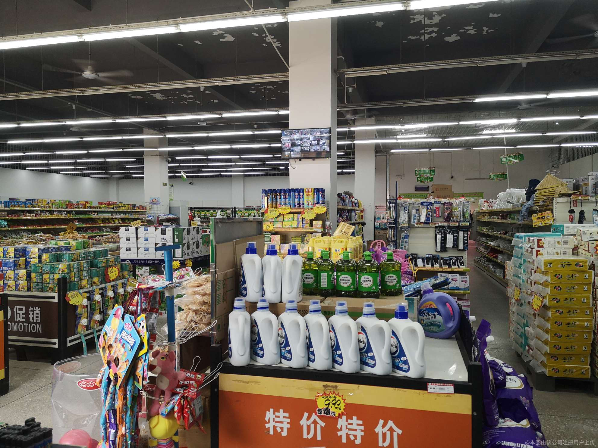 河源市源城區匯綠商行 時尚與品質并重的服裝銷售新典范